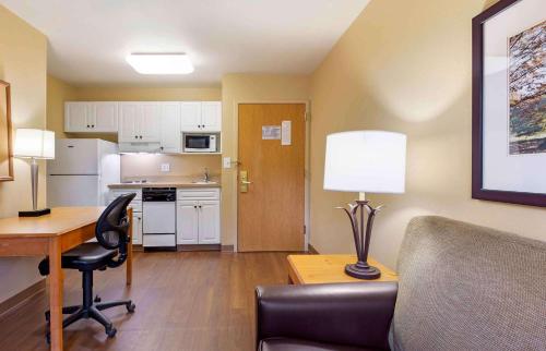 Extended Stay America Suites - Boston - Waltham - 32 4th Ave.