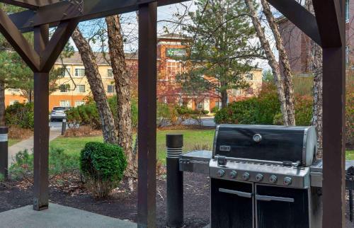 Extended Stay America Suites - Boston - Waltham - 32 4th Ave.