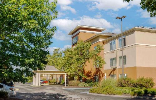 Extended Stay America Suites - Boston - Waltham - 52 4th Ave in Waltham, USA