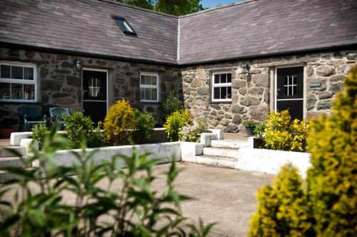 RB Contractor Stays - Dderwen