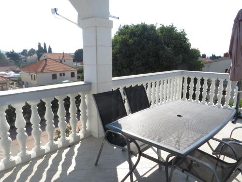 Banić Apartments with pool - image 11