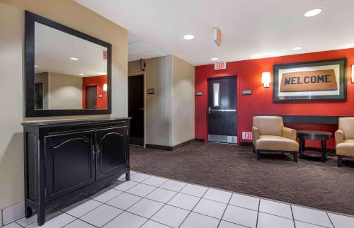 Extended Stay America Suites - Champaign - Urbana