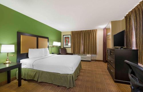 Extended Stay America Suites - Champaign - Urbana