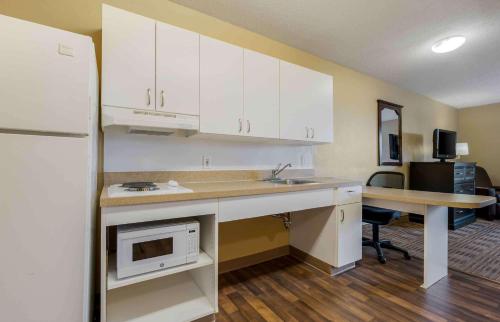 Extended Stay America Suites - Chicago - Gurnee