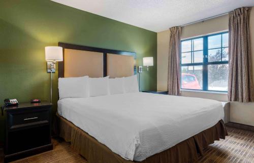 Extended Stay America Suites - Chicago - Gurnee