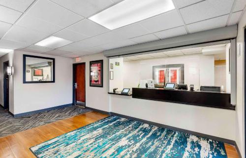 Extended Stay America Select Suites - Chicago - Naperville - West in Warrenville, USA