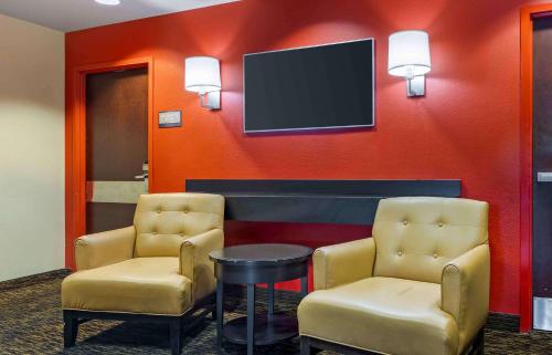 Extended Stay America Select Suites - Chicago - Darien in Lemont, USA