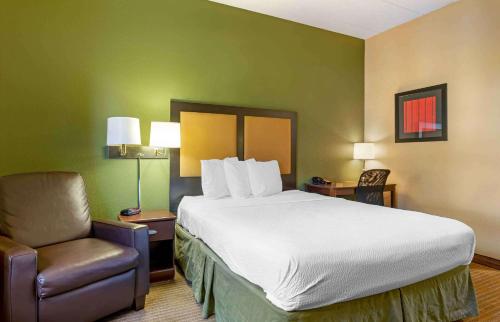 Extended Stay America Select Suites - Chicago - Darien in Lemont, USA