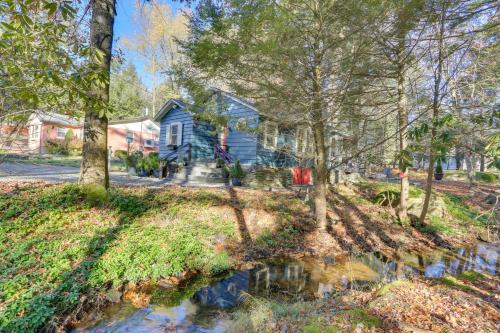 Cozy Catskills Cottage Creekside Deck and Fire Pit