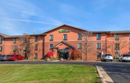 Extended Stay America Select Suites - Rockford - State Street