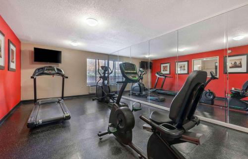 Extended Stay America Select Suites - Rockford - State Street