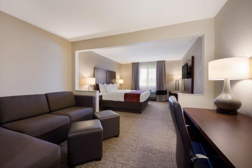 Comfort Inn Onalaska - La Crosse Area - image 2