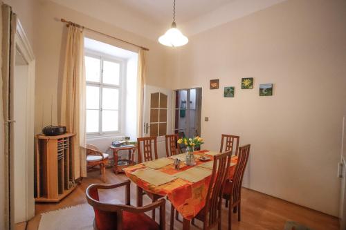 Miraculous Appartement, Прага (фото 9)