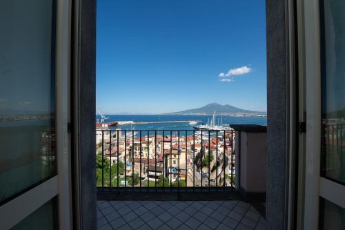 Sunset Shores Oasis - Gulfview Haven Rooms with a View, strategic for Pompeii, Amalfi, Capri, and on the Road to Sorrento- progetto sociale Artigiani della preziosità