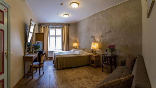 CRU Hotel - image 11