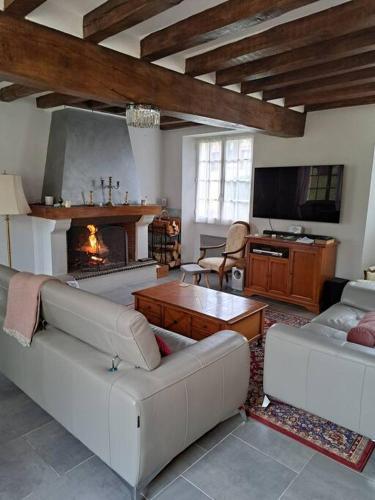 Longère 8 couchages. (Longere 8 couchages.) in Saint-Julien-Du-Sault