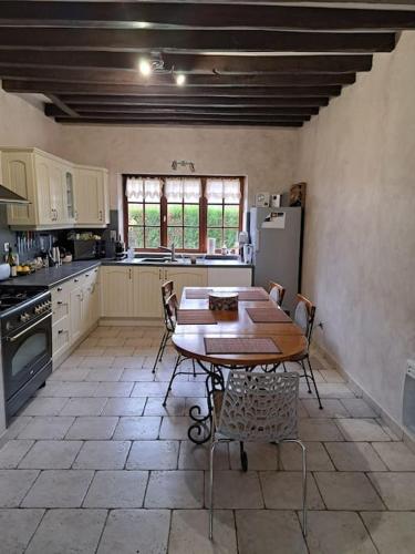 Longère 8 couchages. (Longere 8 couchages.) in Saint-Julien-Du-Sault