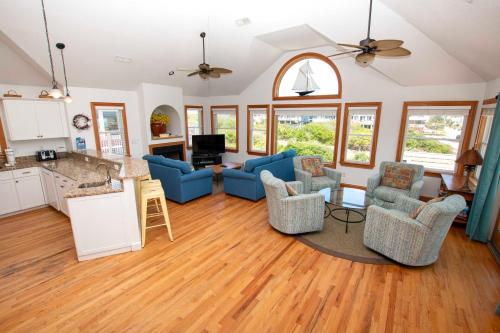 Semi-Oceanfront, Close to Beach, Private Pool, Pool Table, OS5Q, Olympus, Corolla (foto 3)