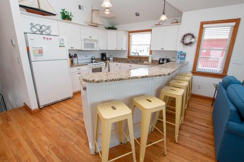 Semi-Oceanfront, Close to Beach, Private Pool, Pool Table, OS5Q, Olympus, Corolla (foto 8)