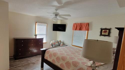 OS7Q, Dune Nothin- Oceanfront, Ocean Views, Private Pool, Pool Table, Dogs Welcome