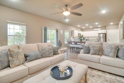 Arkansas Guest Suite with Deck Near Fayetteville!