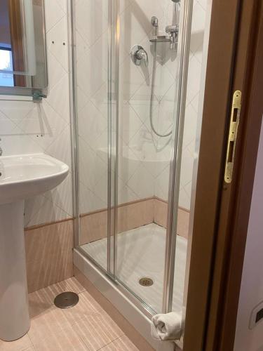 Airport Hotel - image 10