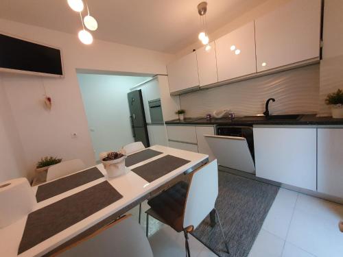 Cocina, Vila Vati - Arena Pitesti in Pitesti