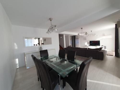 Instalaciones, Vila Vati - Arena Pitesti in Pitesti