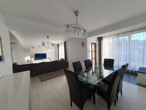 Instalaciones, Vila Vati - Arena Pitesti in Pitesti