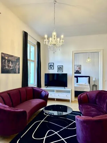 Residential Elegance: YourVienna Classic Apartments in City Center in Wien, Österreich