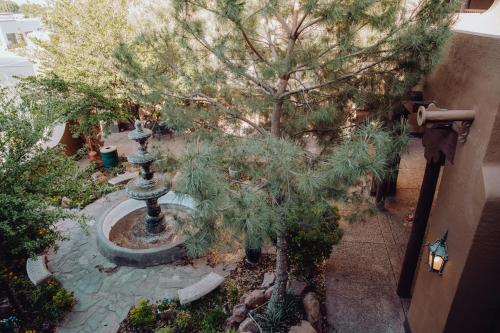 504276449 Hotel El Capitan