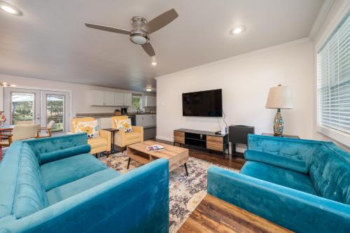 Miyas Happy Circle- Family Friendly Escape by Fun in Hot Springs, USA