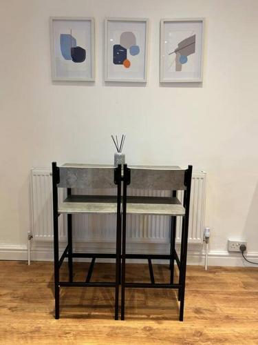 Spacious 1-Bed Apt in Stretford - Tap to explore photos