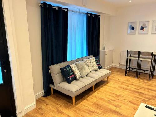 Spacious 1-Bed Apt in Stretford