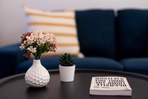 Welcoming modern apartment in the center - image 2