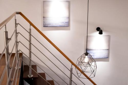 Welcoming modern apartment in the center - image 11