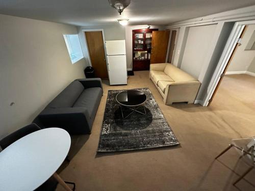 1 BR Gem: Discover Andersonvilles Garden Unit in Chicago, USA