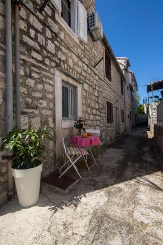 Apartments Lotti 2 - Location saisonnière - Stari Grad