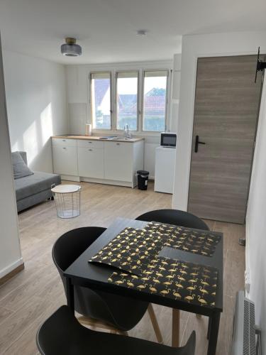 Appartements proches CDG Le Bourget dans maison francilienne typique Room Type - Two-Bedroom Apartment Appartements proches CDG Le Bourget dans maison francilienne typique Room Type - Two-Bedroom Apartment
