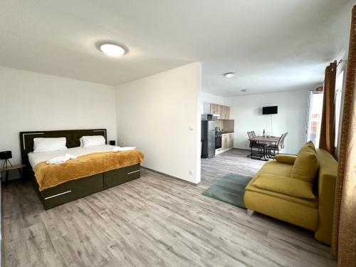 Sky Apartments 512 4