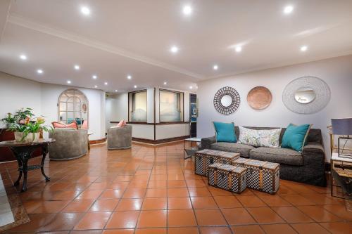 Protea Hotel by Marriott Johannesburg Balalaika Sandton photo 4