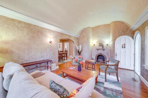 Charming Tusla Home about Half-Mi to Expo Square! in Tulsa, USA