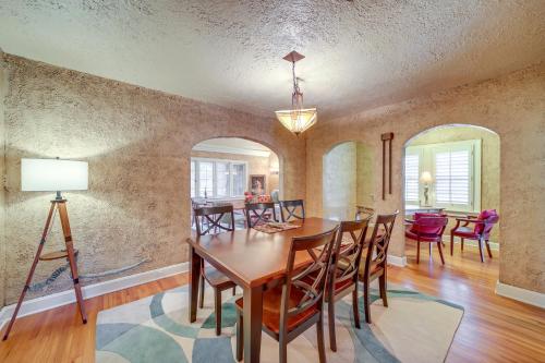 Charming Tusla Home about Half-Mi to Expo Square! in Tulsa, USA