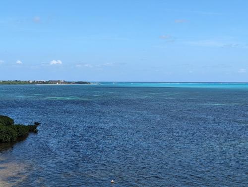 Peninsula Luxury Apartments with ocean front and espectacular views - no pets, Канкун (фото 2)