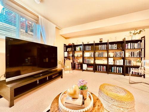 Scorpio House Langley ROOM B