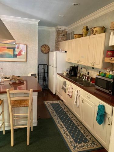 Kitchen, The Villa Toscana in Lake View
