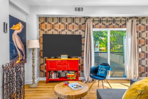 Stylish Sherman Oaks Townhouse 3bed + 3.5bath All Master Suites thumb 2