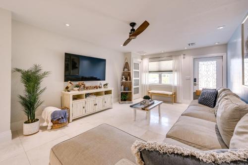 Updated Naples Retreat w/ Private Pool & Patio!, Naples