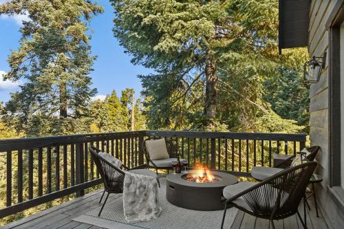 Romantic & Family Friendly Chalet In The Woods in Lake Arrowhead, USA