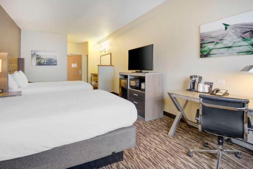 Best Western Plus Peppertree Airport Inn